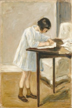 マックス・リーバーマン Painting - テーブルに座る芸術家の孫娘 1923年 マックス・リーバーマン ドイツ印象派